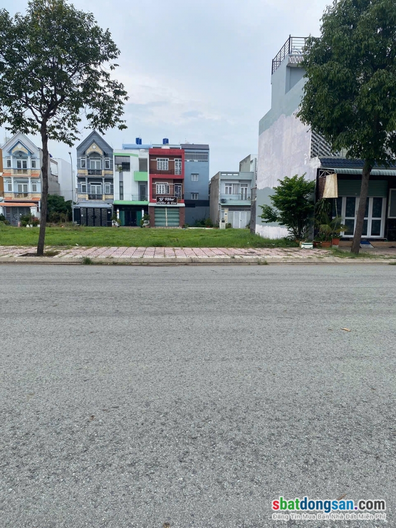 Chính chủ cắt lỗ 500 triệu lô đất vàng ngay Vinhomes Green City Hậu Nghĩa sổ hồng riêng